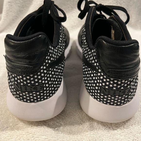 Nike FC Men’s Sneakers - Picture 4 of 9